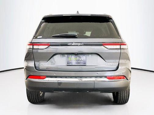 2023 Jeep Grand Cherokee Laredo