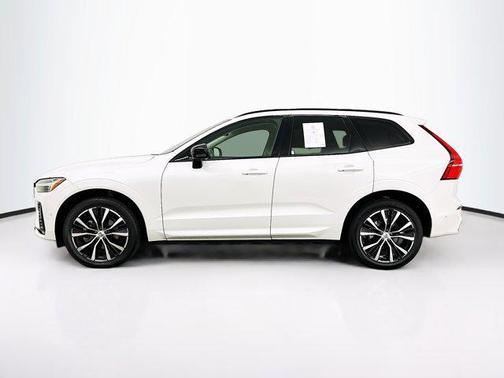 2024 Volvo XC60 B5 Plus Dark Theme