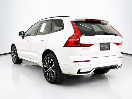 2024 Volvo XC60 B5 Plus Dark Theme