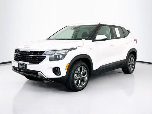 Snow White Pearl 2026 Kia Seltos LX