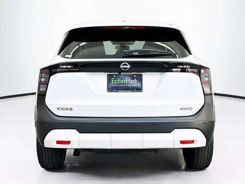 Fresh Powder 2025 Nissan Kicks SV