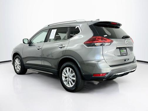 Gun Metallic 2018 Nissan Rogue SV