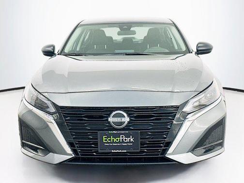 Gun Metallic 2025 Nissan Altima SV FWD