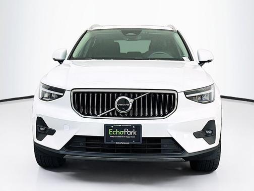 White 2023 Volvo XC40 Plus Bright Theme