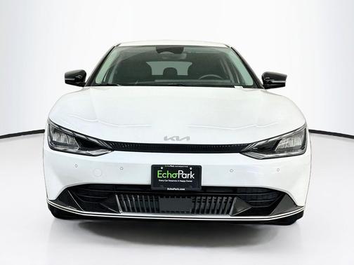 Snow White Pearl 2024 Kia EV6 Wind