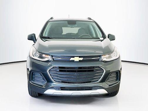 Shadow Gray Metallic 2021 Chevrolet Trax LT