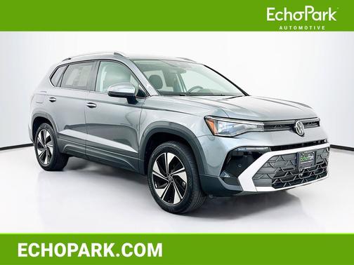 Platinum Gray Metallic 2025 Volkswagen Taos 1.5T SE