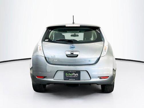 Gun Metallic 2015 Nissan Leaf SV