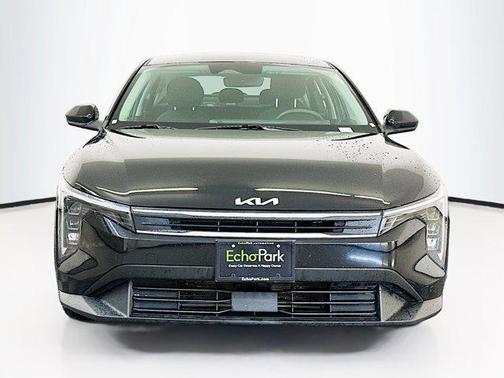 Aurora Black Pearl 2025 Kia K4 LXS