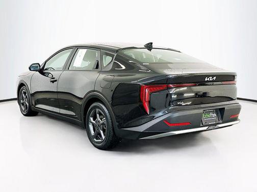Aurora Black Pearl 2025 Kia K4 LXS