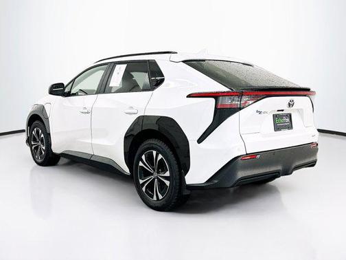Wind Chill Pearl 2023 Toyota bZ4X XLE