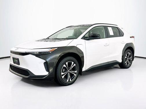 Wind Chill Pearl 2023 Toyota bZ4X XLE