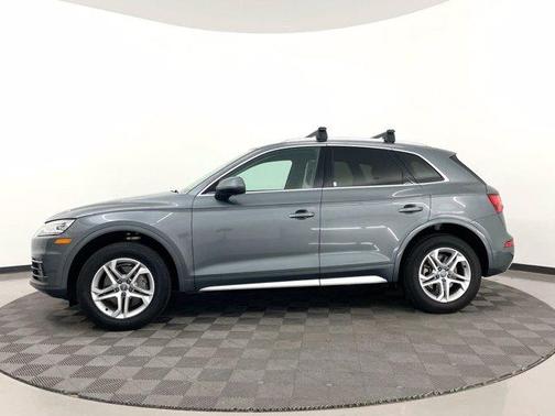 Photo 5 of 38 of 2019 Audi Q5 2.0T Premium