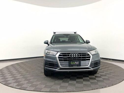 Photo 2 of 38 of 2019 Audi Q5 2.0T Premium