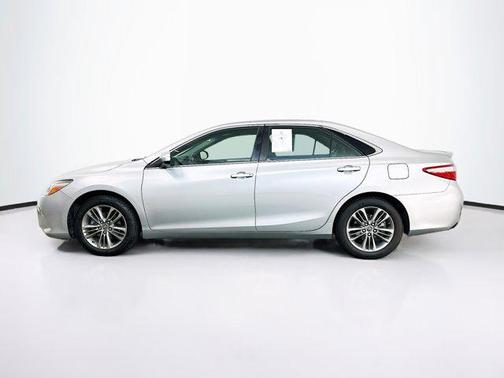 Celestial Silver Metallic 2017 Toyota Camry SE