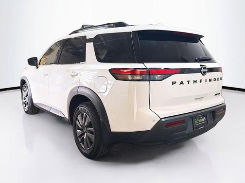 Pearl White Tricoat 2023 Nissan Pathfinder SV 4WD