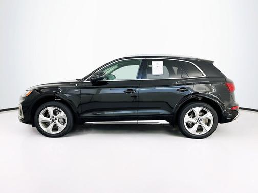 Mythos Black Metallic 2023 Audi Q5 45 S line Premium Plus