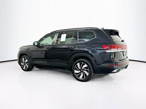 Deep Black Pearl 2025 Volkswagen Atlas 2.0T SE w/Technology 4MOTION