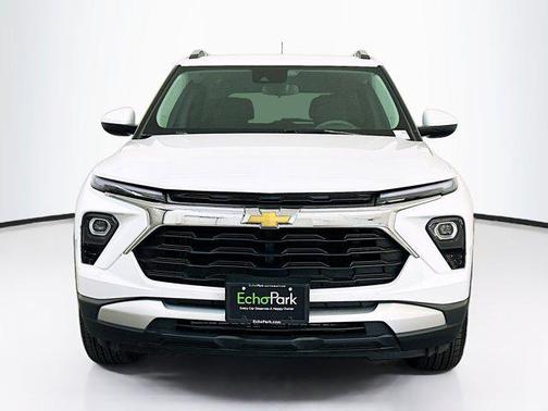 Summit White 2025 Chevrolet Trailblazer LT
