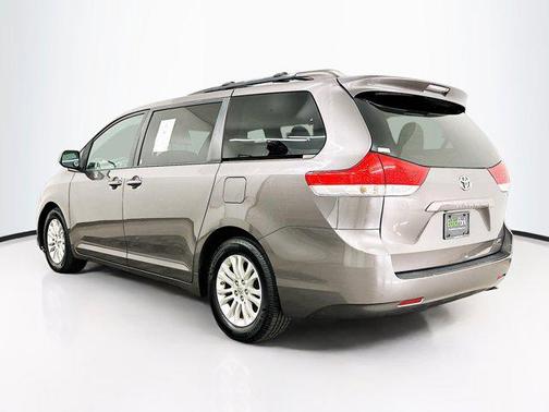 2013 Toyota Sienna XLE