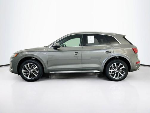 Chronos Gray Metallic 2023 Audi Q5 45 S line Premium Plus