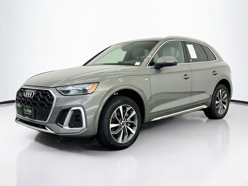 Chronos Gray Metallic 2023 Audi Q5 45 S line Premium Plus