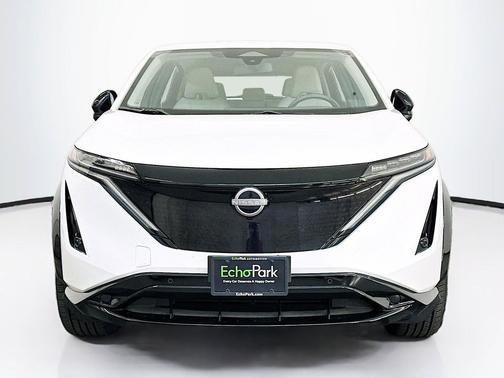 Everest White Pearl Tricoat 2024 Nissan ARIYA ENGAGE+