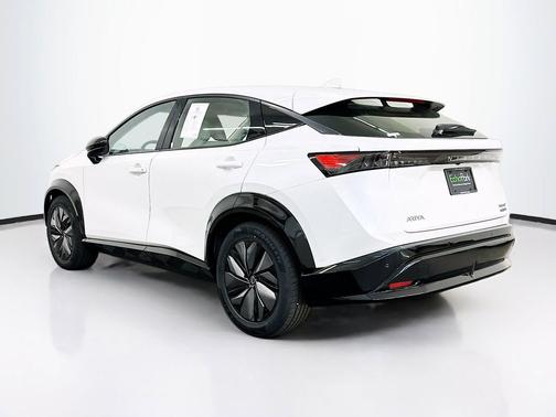 Everest White Pearl Tricoat 2024 Nissan ARIYA ENGAGE+
