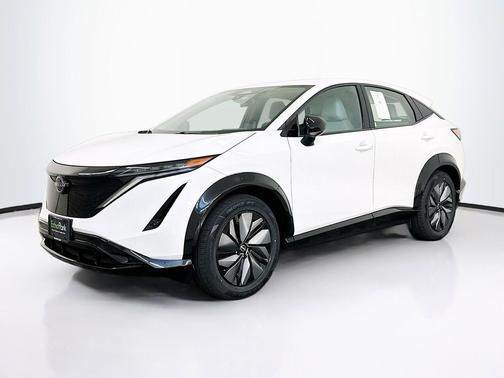 Everest White Pearl Tricoat 2024 Nissan ARIYA ENGAGE+