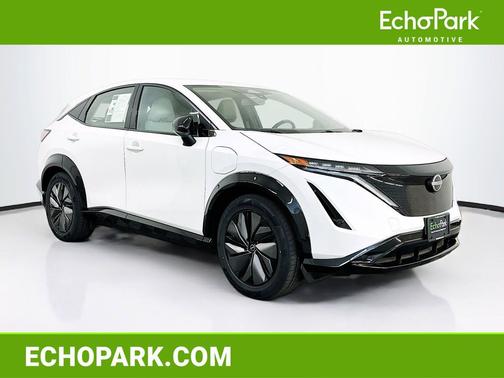 Everest White Pearl Tricoat 2024 Nissan ARIYA ENGAGE+
