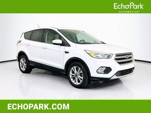 Oxford White 2017 Ford Escape SE