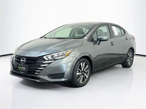Gun Metallic 2025 Nissan Versa 1.6 SV