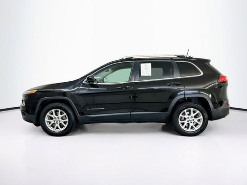 Diamond Black Crystal Pearlcoat 2017 Jeep Cherokee Latitude
