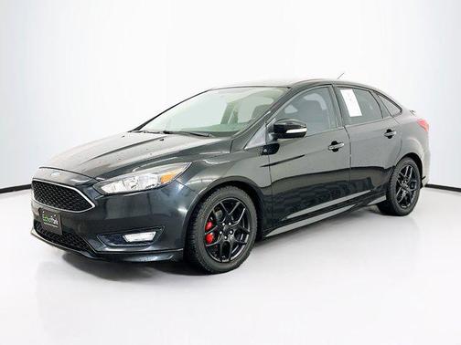 Ruby Red Metallic Tinted Clearcoat 2015 Ford Focus SE
