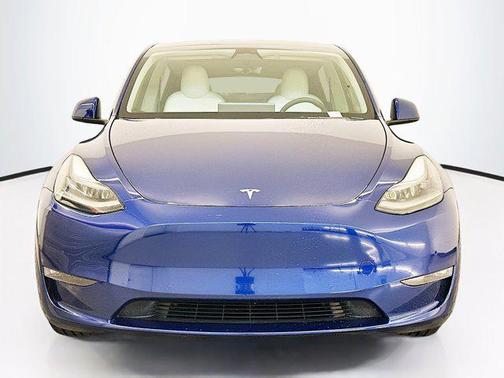 2022 Tesla Model Y Long Range Dual Motor All-Wheel Drive