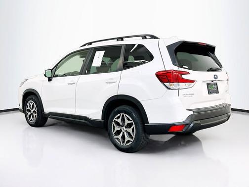 Crystal White Pearl 2023 Subaru Forester Premium