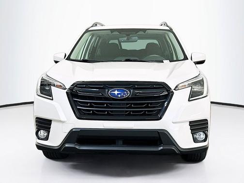 Crystal White Pearl 2023 Subaru Forester Premium