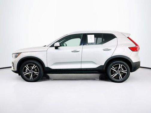 2024 Volvo XC40 B5 Core Bright Theme