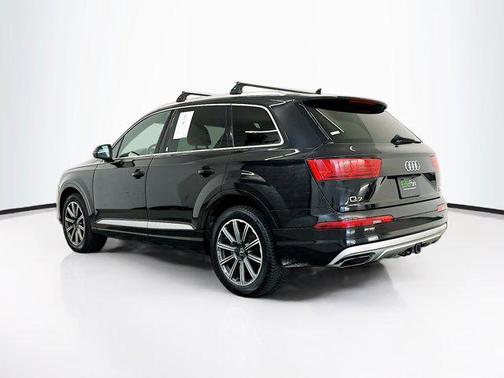 Orca Black Metallic 2017 Audi Q7 3.0T Premium