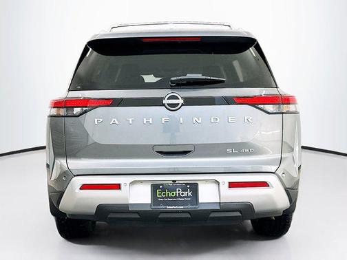 2024 Nissan Pathfinder SL 4WD