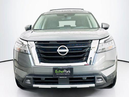 2024 Nissan Pathfinder SL 4WD