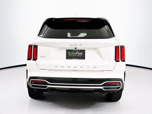 Glacial White Pearl 2022 Kia Sorento SX