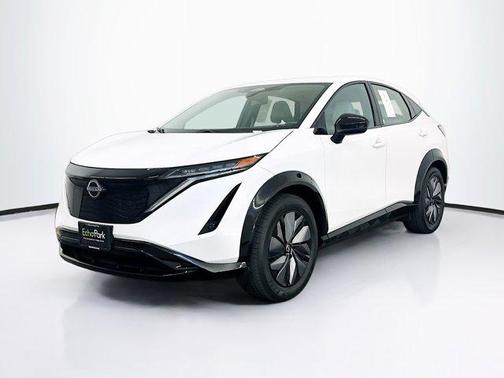 Everest White Pearl Tricoat 2024 Nissan ARIYA ENGAGE+