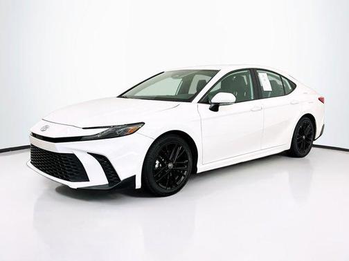 Ice Cap 2025 Toyota Camry SE