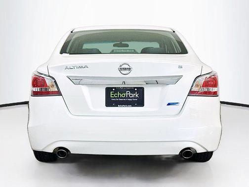 Pearl White 2014 Nissan Altima 2.5 S