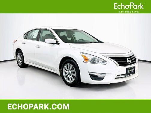 Pearl White 2014 Nissan Altima 2.5 S