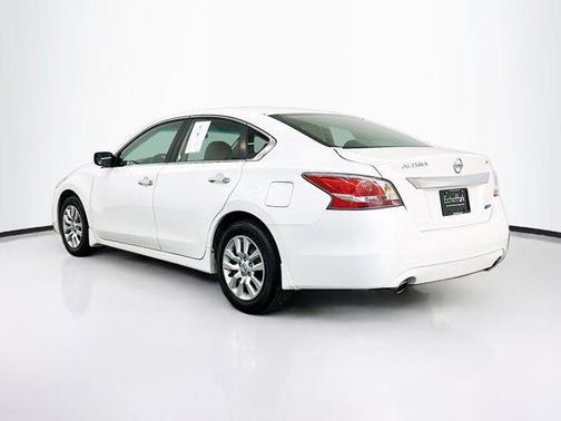 Pearl White 2014 Nissan Altima 2.5 S