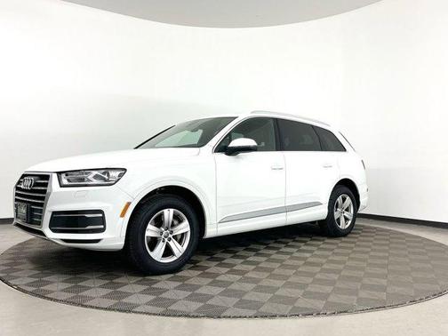 Photo 3 of 39 of 2019 Audi Q7 45 Premium