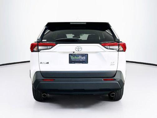 Ice Cap 2024 Toyota RAV4 LE