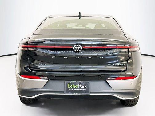 2023 Toyota Crown Platinum